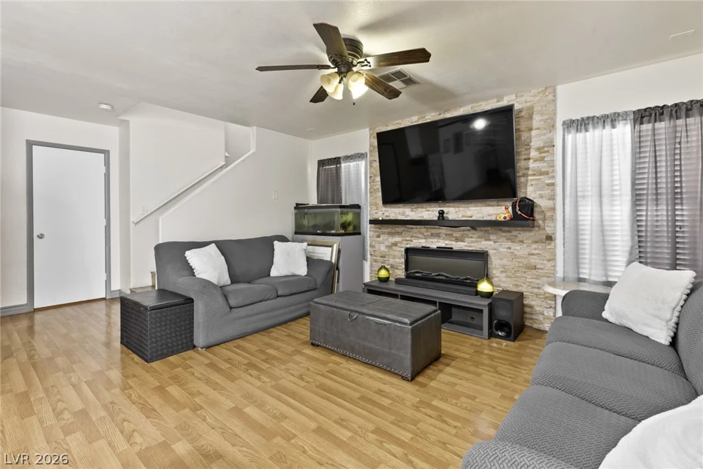 10260 Martinsburg, Las Vegas, NV 89183