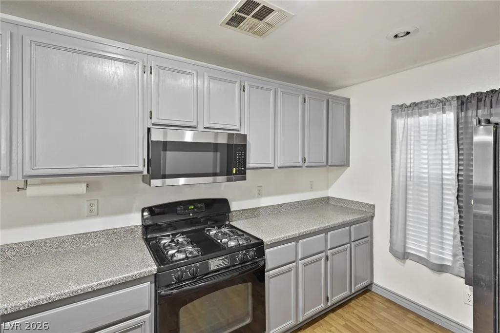 10260 Martinsburg, Las Vegas, NV 89183