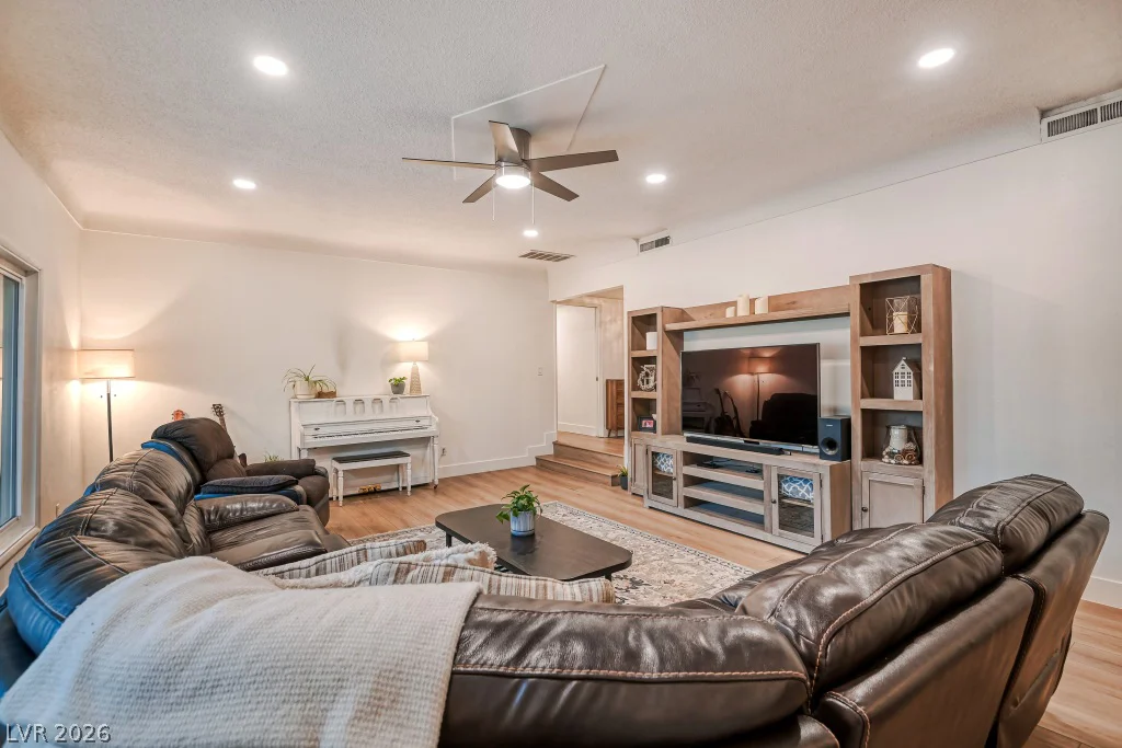 1281 Strong, Las Vegas, NV 89102