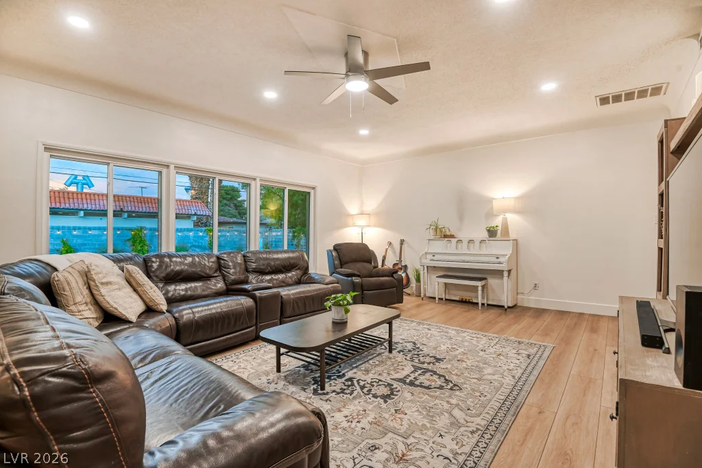 1281 Strong, Las Vegas, NV 89102