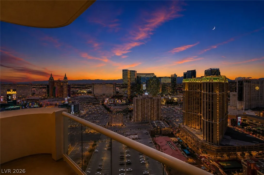 145 HARMON, Las Vegas, NV 89109