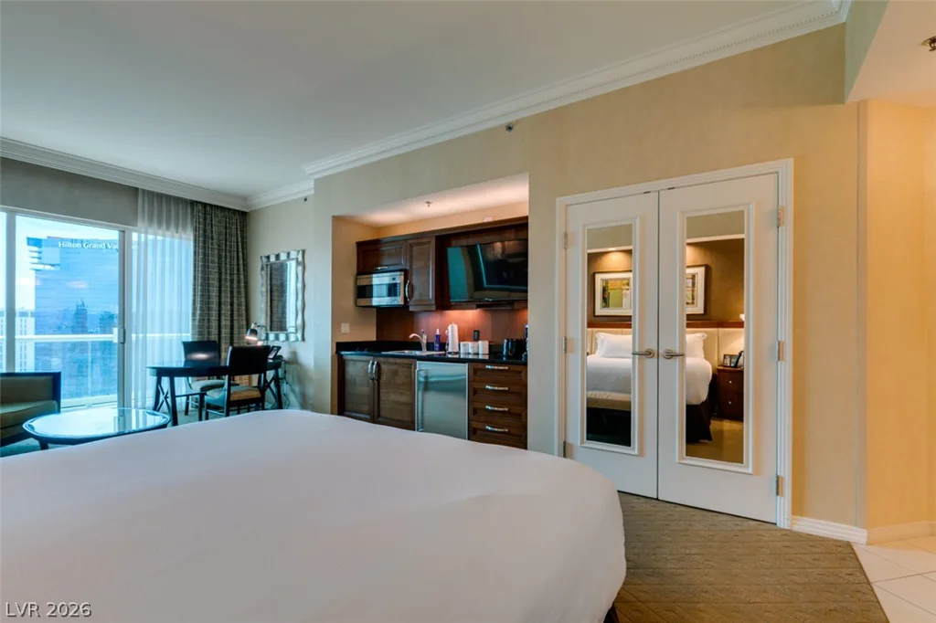 145 HARMON, Las Vegas, NV 89109