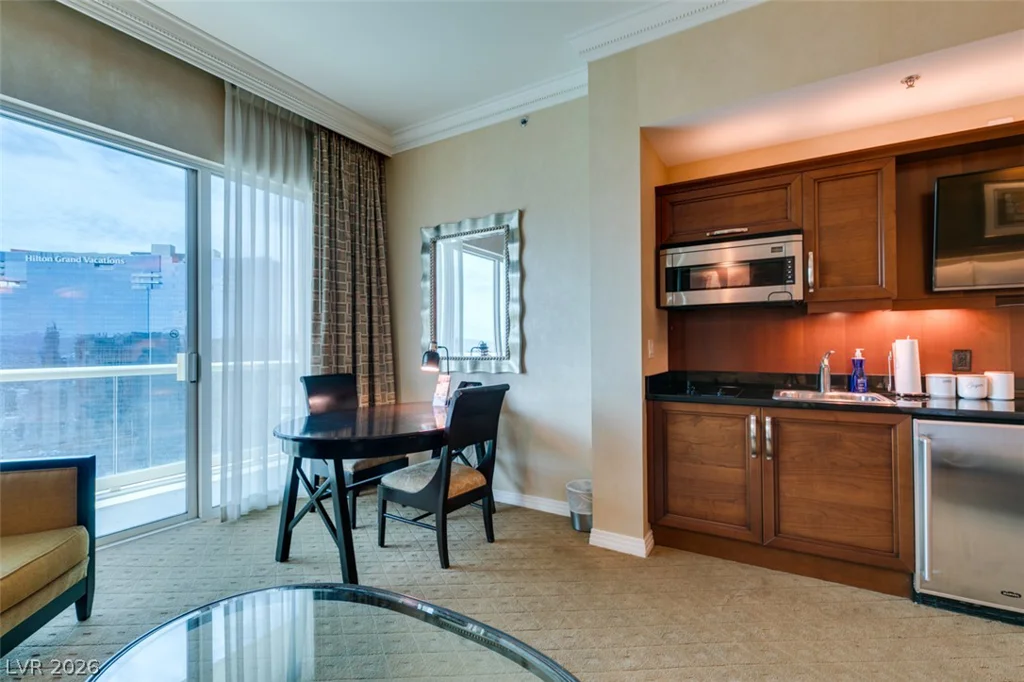 145 HARMON, Las Vegas, NV 89109