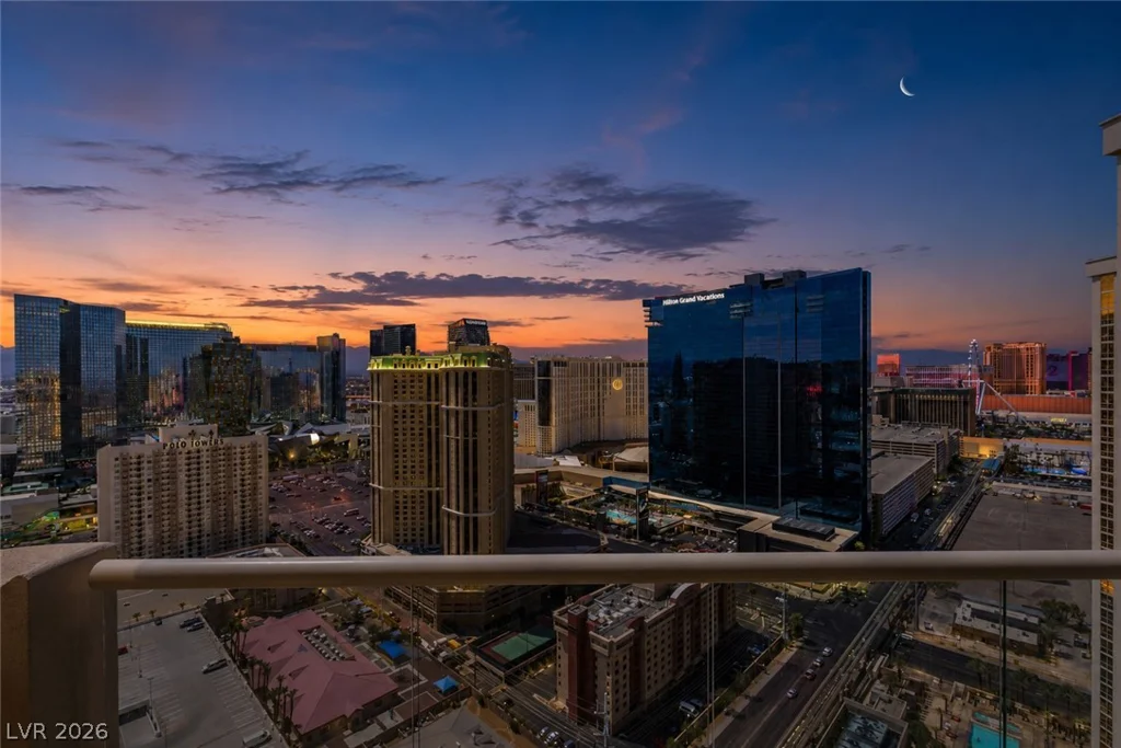 145 HARMON, Las Vegas, NV 89109