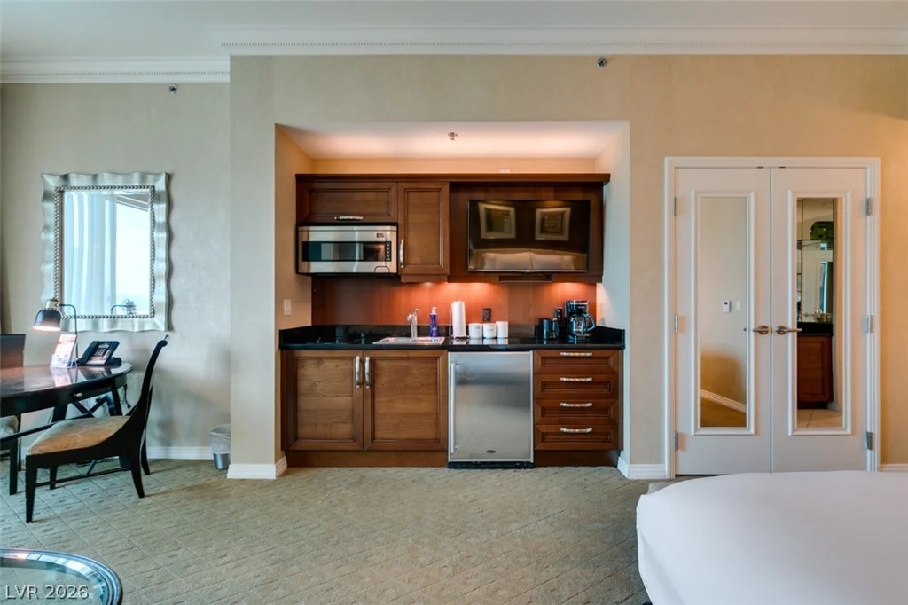 145 HARMON, Las Vegas, NV 89109