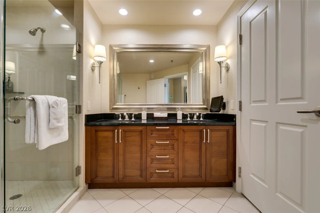 145 HARMON, Las Vegas, NV 89109
