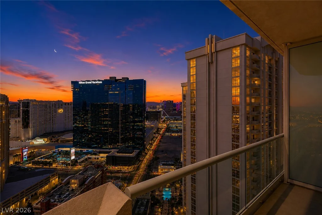 145 HARMON, Las Vegas, NV 89109