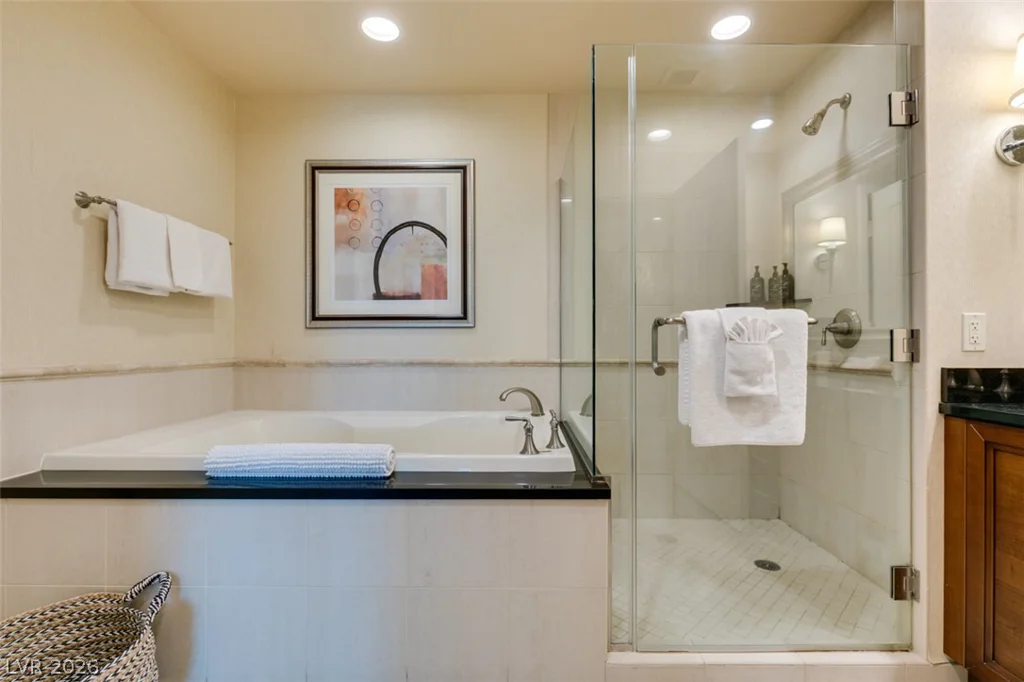 145 HARMON, Las Vegas, NV 89109