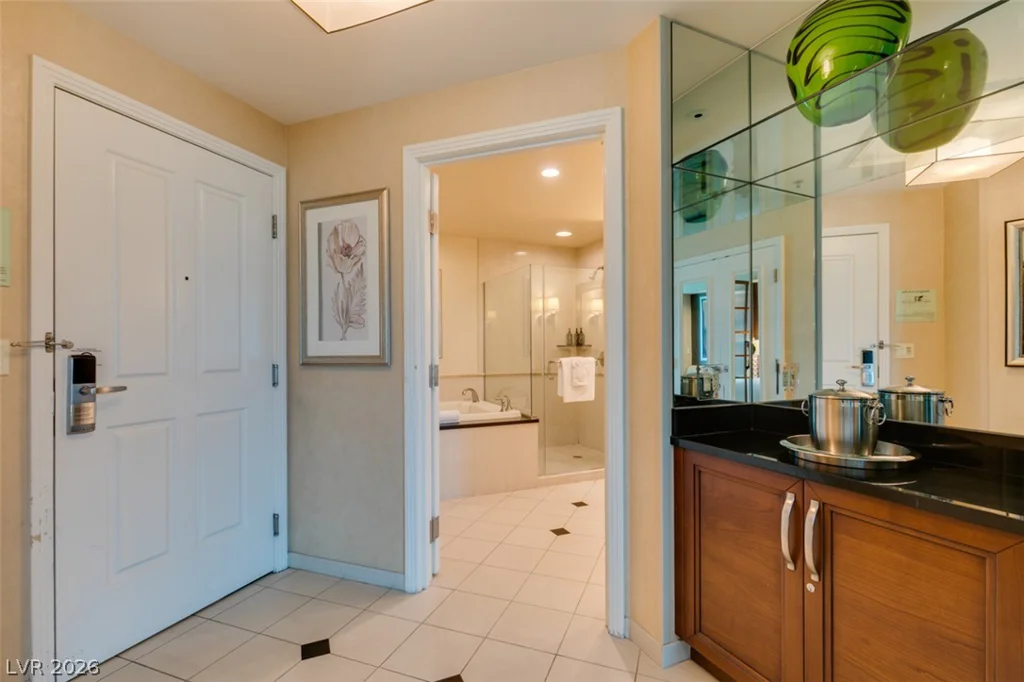 145 HARMON, Las Vegas, NV 89109