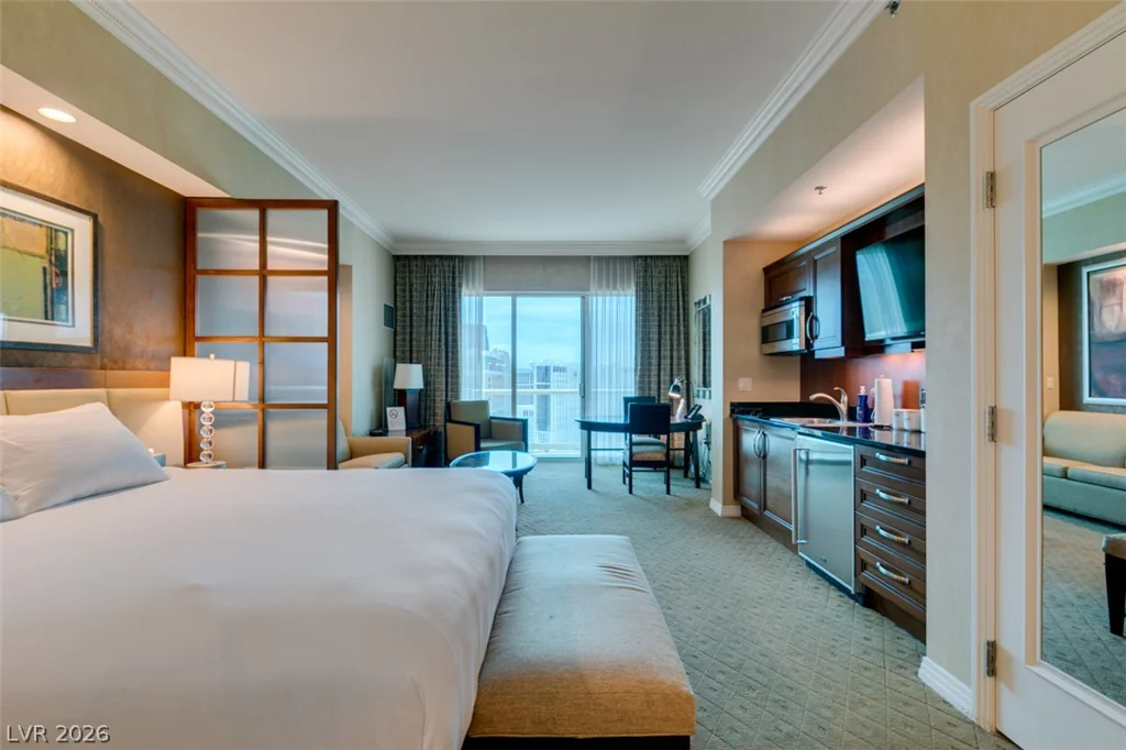 145 HARMON, Las Vegas, NV 89109