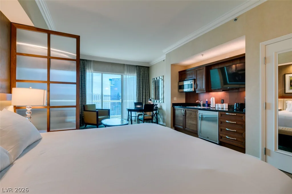 145 HARMON, Las Vegas, NV 89109