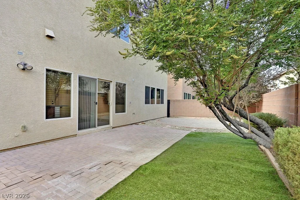 10656 Snow Lake, Las Vegas, NV 89179