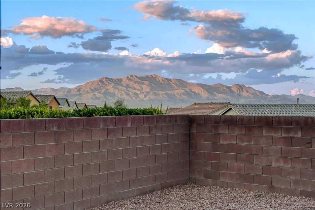 7652 Ashby Gate, Las Vegas, NV 89166