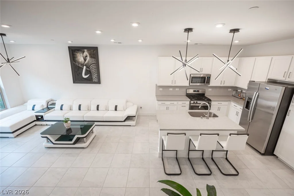 9828 Kings Glen, Las Vegas, NV 89141