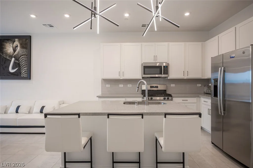 9828 Kings Glen, Las Vegas, NV 89141