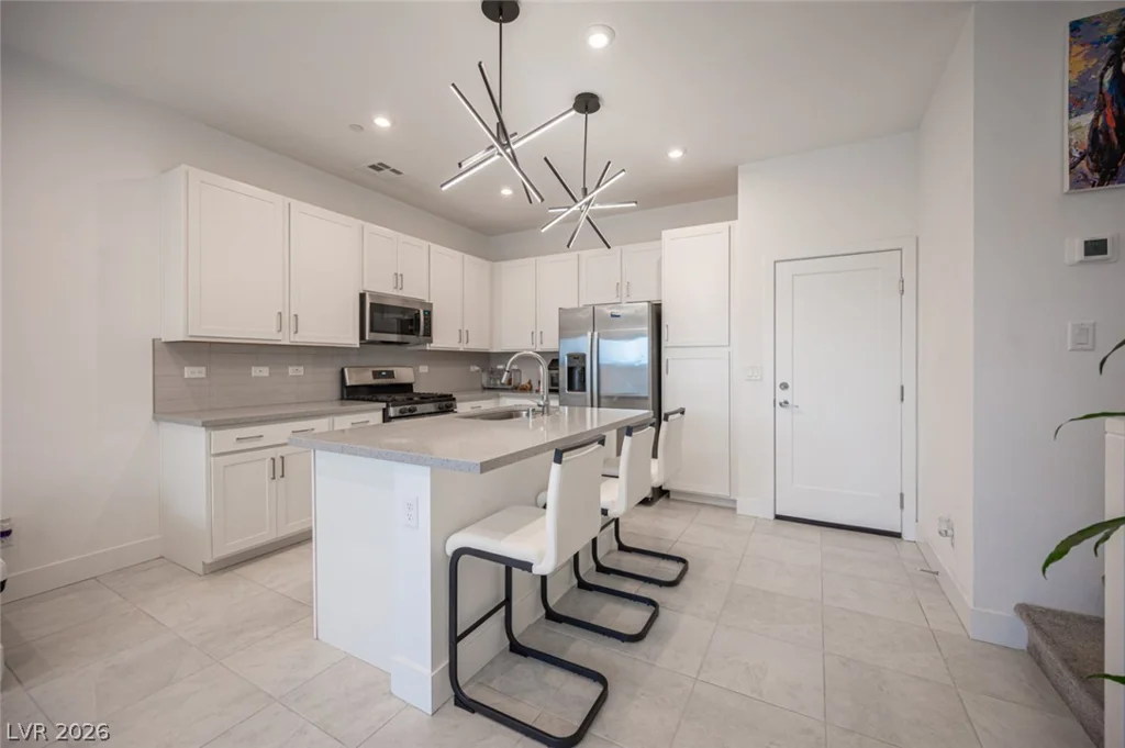 9828 Kings Glen, Las Vegas, NV 89141