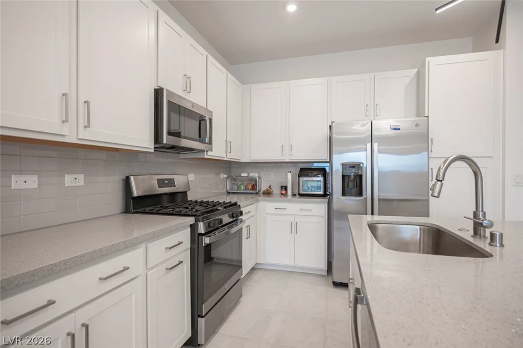 9828 Kings Glen, Las Vegas, NV 89141