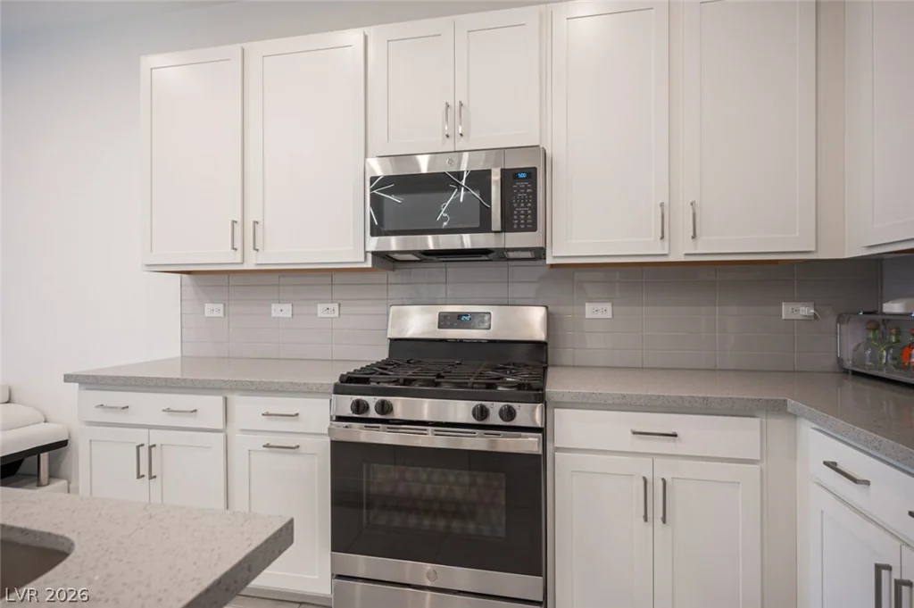 9828 Kings Glen, Las Vegas, NV 89141