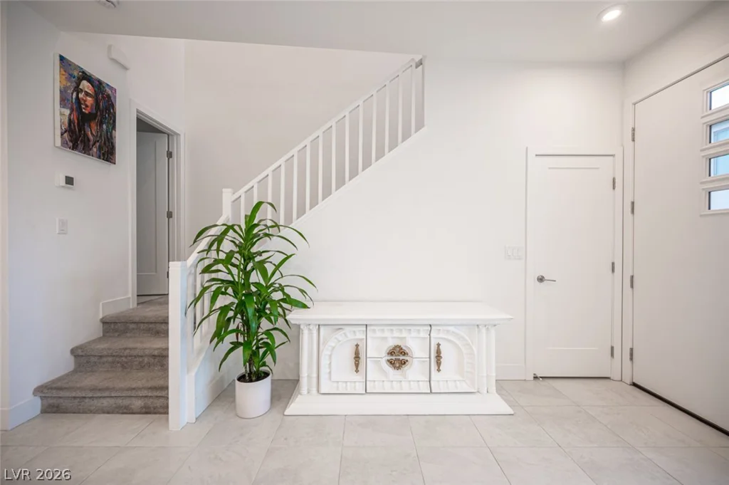 9828 Kings Glen, Las Vegas, NV 89141