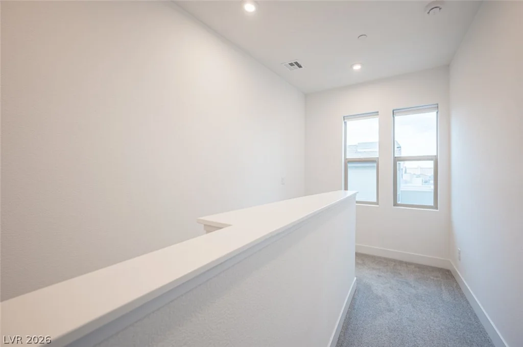 9828 Kings Glen, Las Vegas, NV 89141