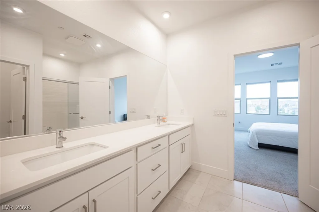 9828 Kings Glen, Las Vegas, NV 89141
