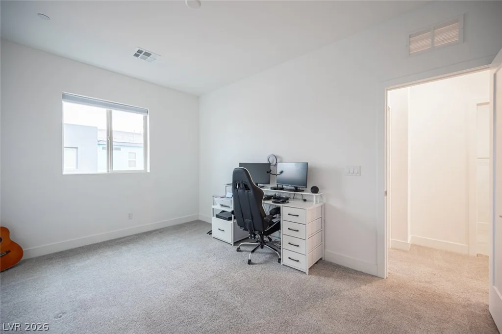 9828 Kings Glen, Las Vegas, NV 89141