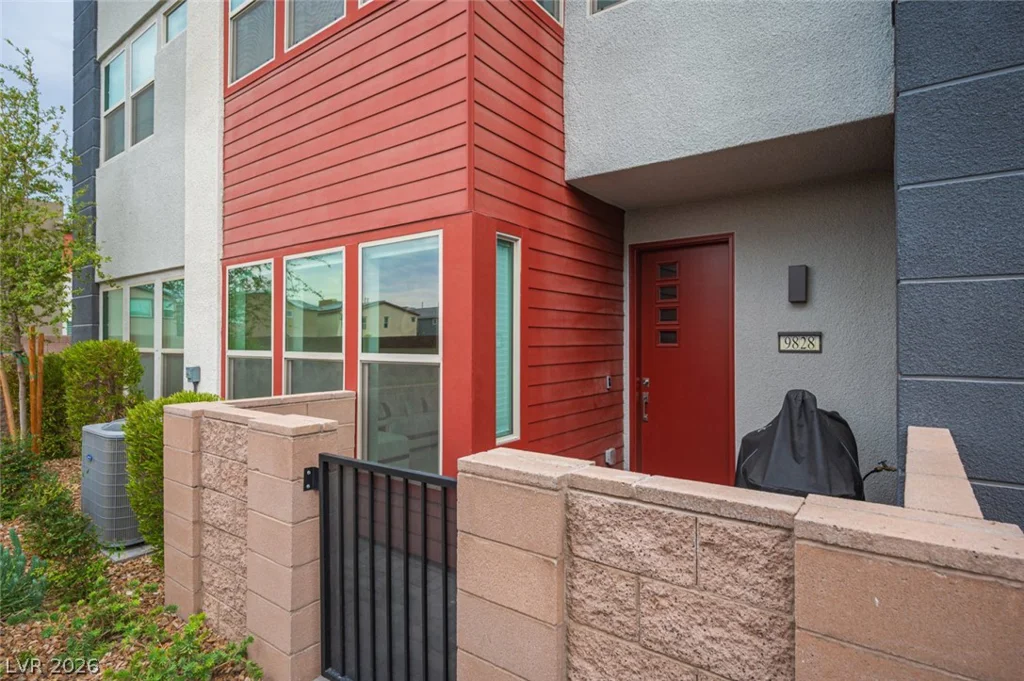 9828 Kings Glen, Las Vegas, NV 89141