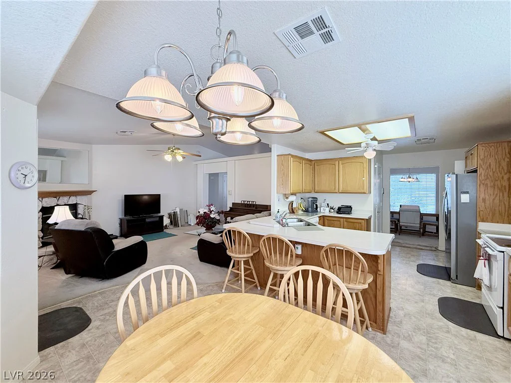 301 Hickory, Pahrump, NV 89048