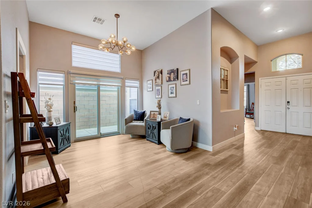 8284 Aurora Peak, Las Vegas, NV 89131