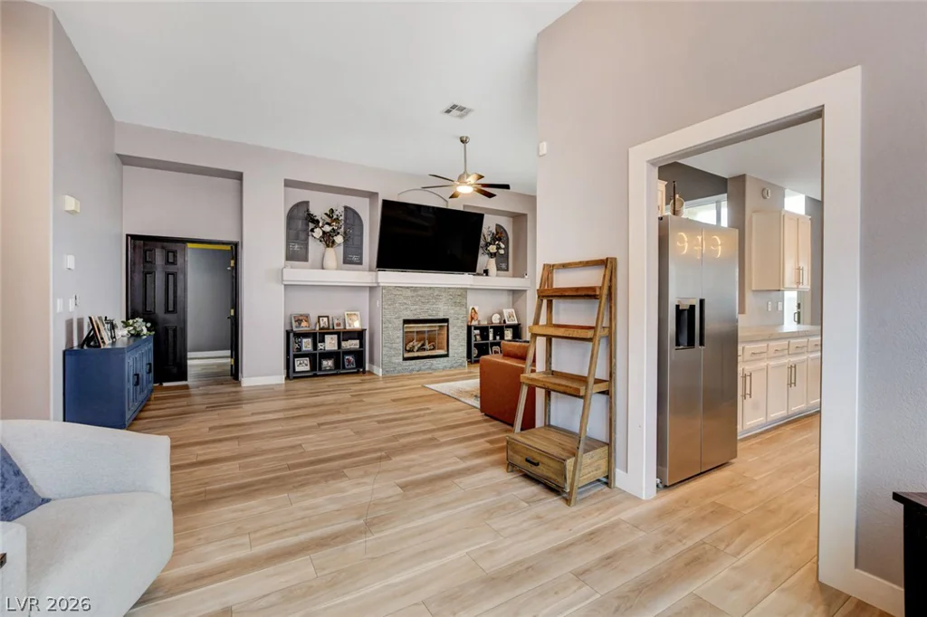 8284 Aurora Peak, Las Vegas, NV 89131