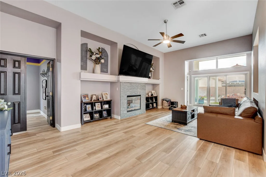 8284 Aurora Peak, Las Vegas, NV 89131