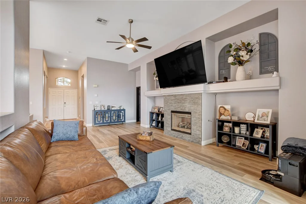 8284 Aurora Peak, Las Vegas, NV 89131
