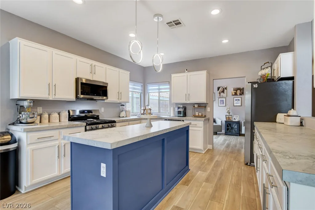 8284 Aurora Peak, Las Vegas, NV 89131