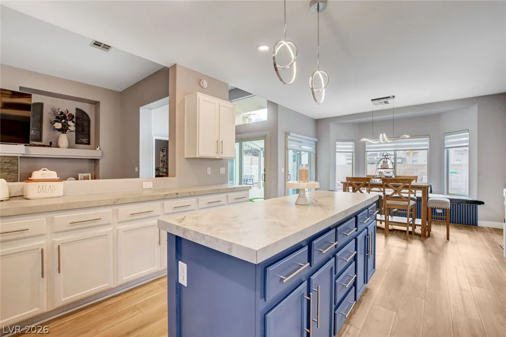 8284 Aurora Peak, Las Vegas, NV 89131