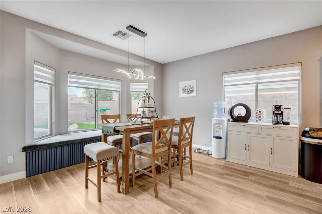 8284 Aurora Peak, Las Vegas, NV 89131