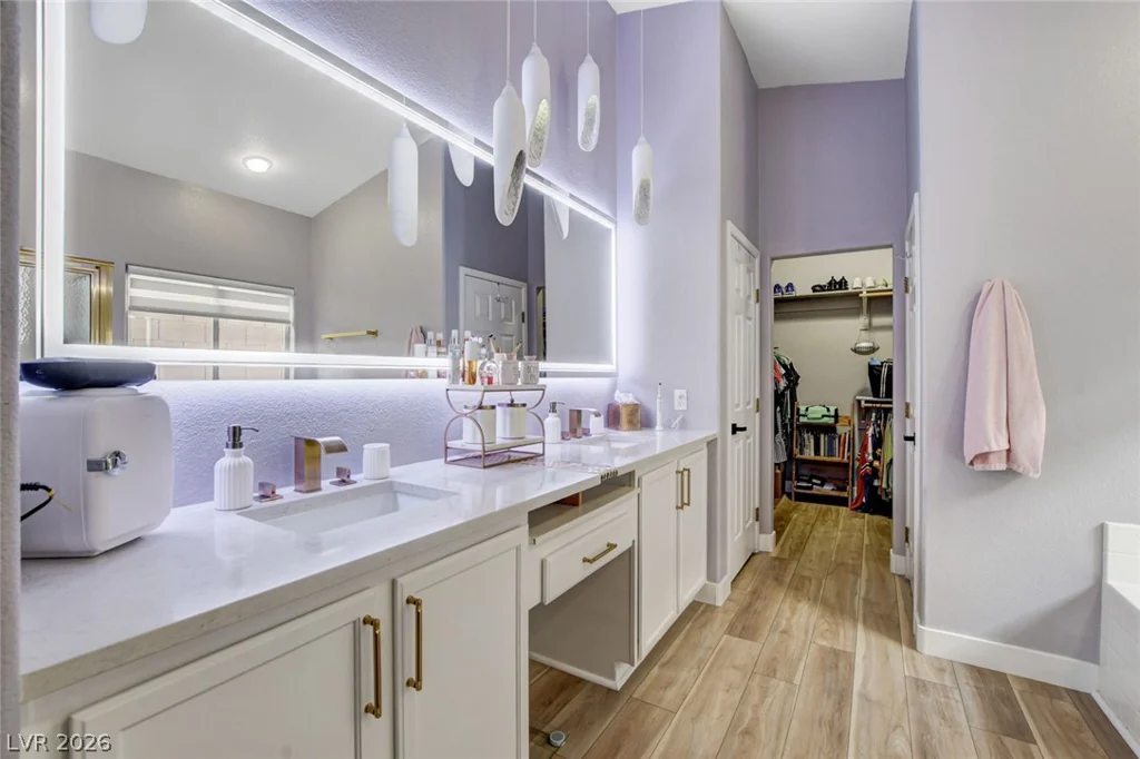 8284 Aurora Peak, Las Vegas, NV 89131