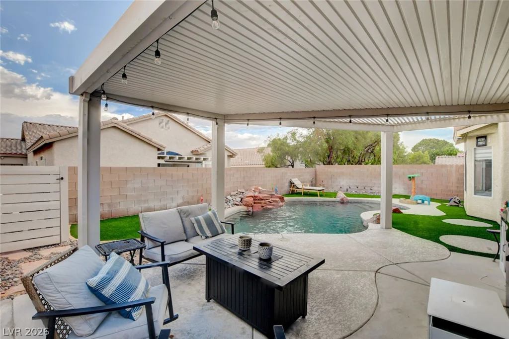 8284 Aurora Peak, Las Vegas, NV 89131