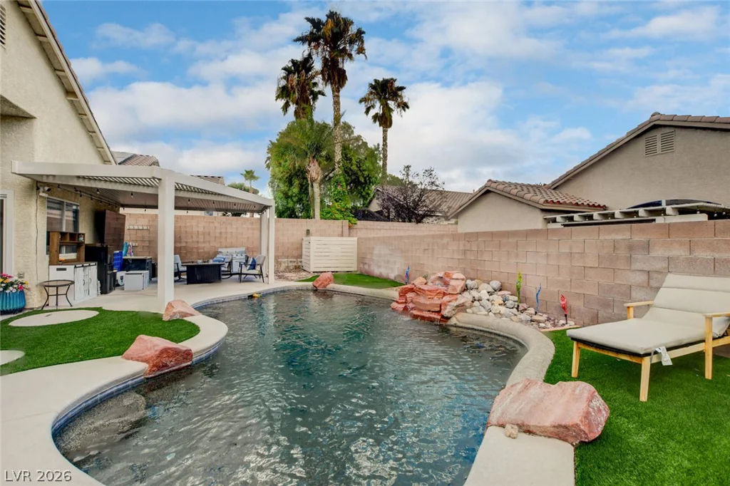 8284 Aurora Peak, Las Vegas, NV 89131