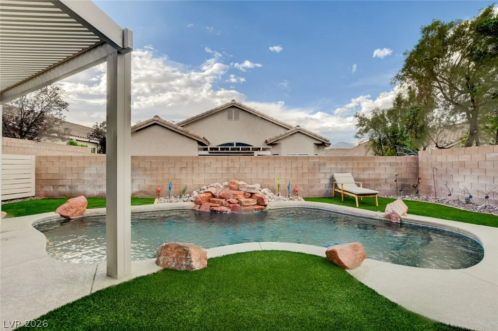 8284 Aurora Peak, Las Vegas, NV 89131