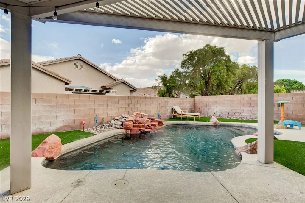 8284 Aurora Peak, Las Vegas, NV 89131