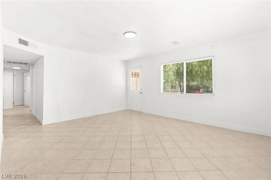 5193 Orinda, Las Vegas, NV 89120