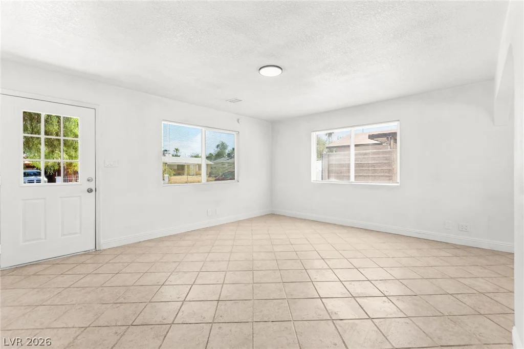 5193 Orinda, Las Vegas, NV 89120