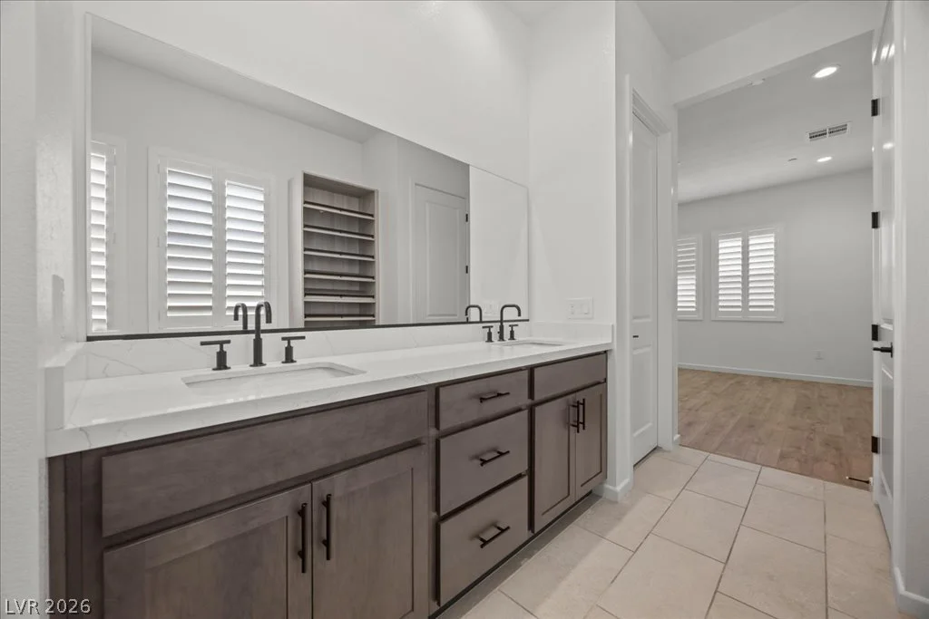 8971 Coastal Oaks, Las Vegas, NV 89166