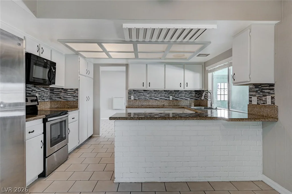 405 Davenport, Las Vegas, NV 89107