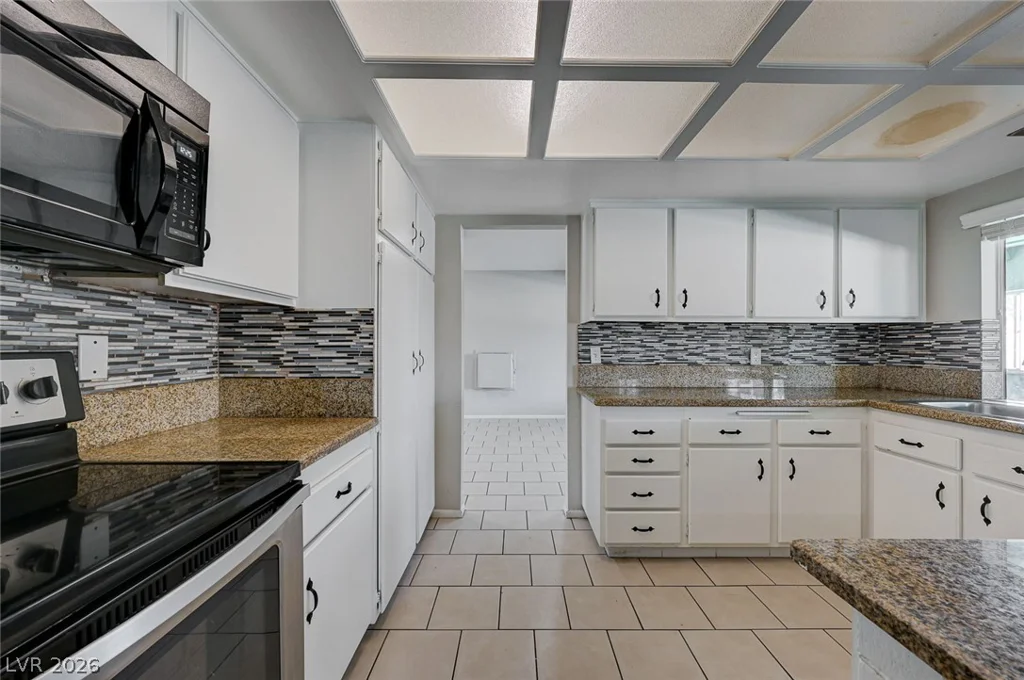 405 Davenport, Las Vegas, NV 89107