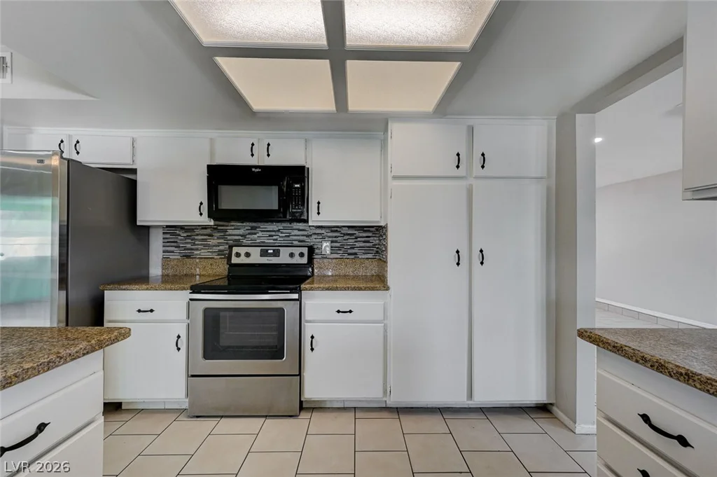 405 Davenport, Las Vegas, NV 89107