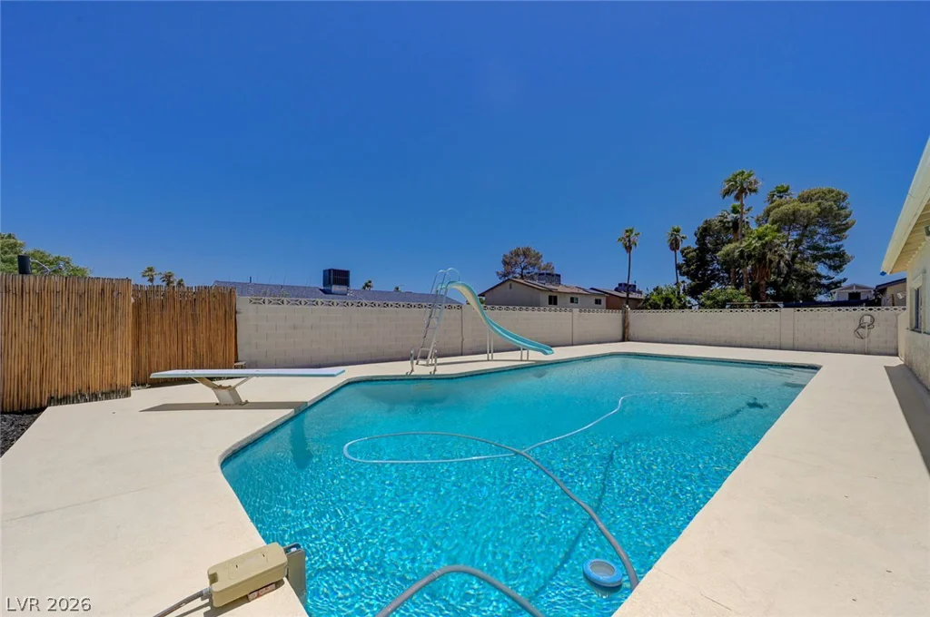 405 Davenport, Las Vegas, NV 89107