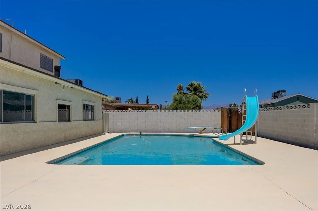 405 Davenport, Las Vegas, NV 89107