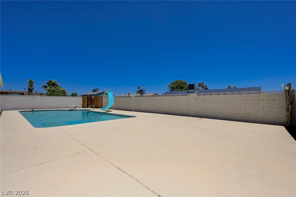 405 Davenport, Las Vegas, NV 89107