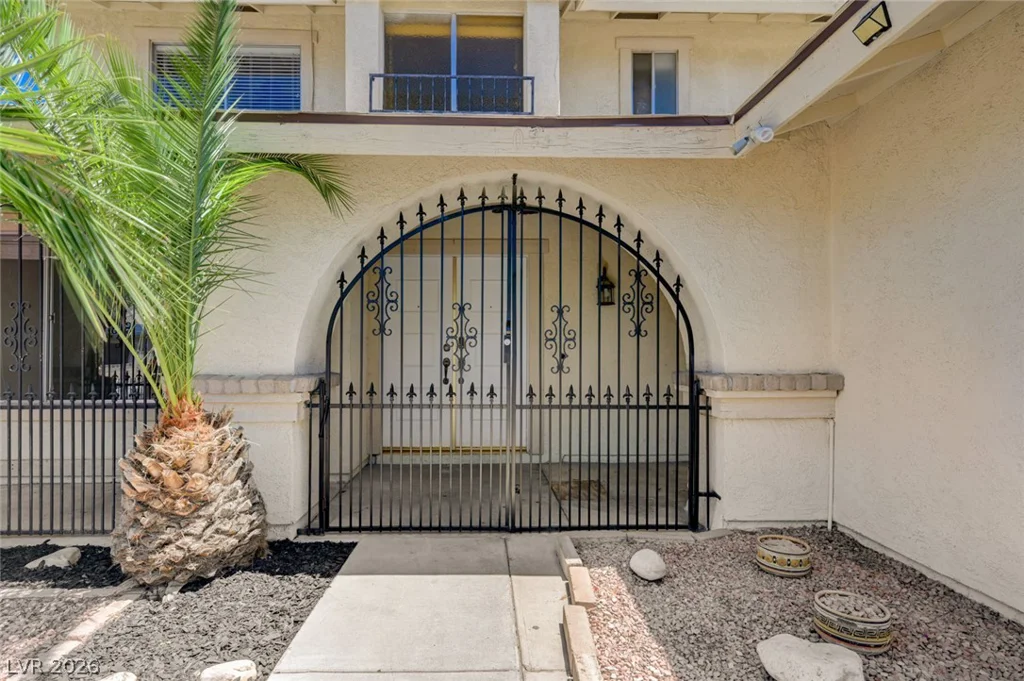 405 Davenport, Las Vegas, NV 89107